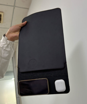 5in1 Wireless Charging Laptop Sleeve